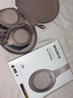 Sony M4 Headphones